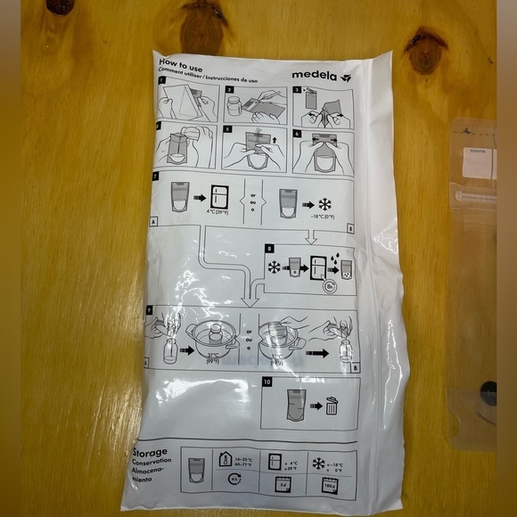 Medela Breast Milk Storage Bags Freezer Safe & Resalable 25 Count - Picture 5 of 6